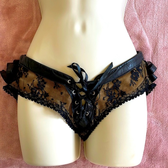 Trashy lace with leather top and panties. Size M. New - Picture 12 of 16